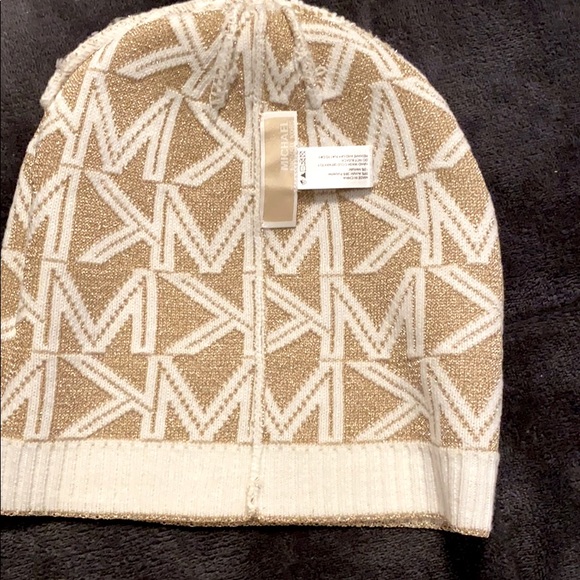 Michael Kors scarf and hat - Picture 2 of 3